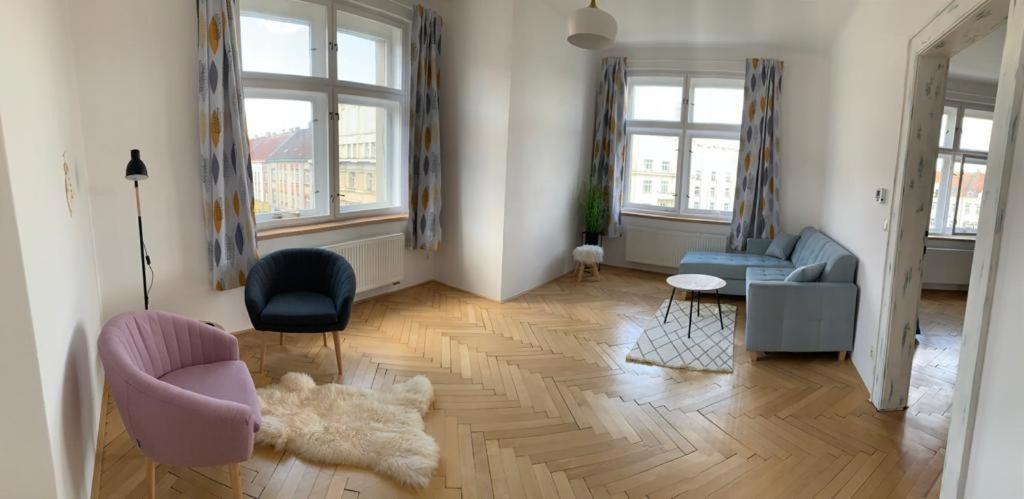 Wine Apartments Hradec Centre Hradec Kralove Bagian luar foto